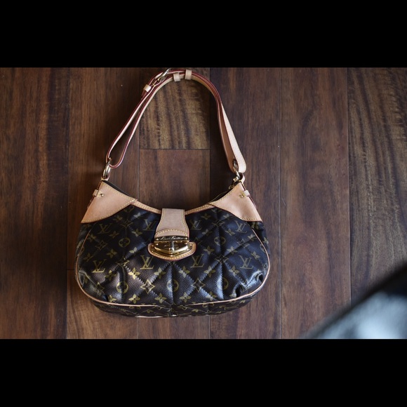 Authentic Louis Vuitton Etoile - Picture 1 of 5